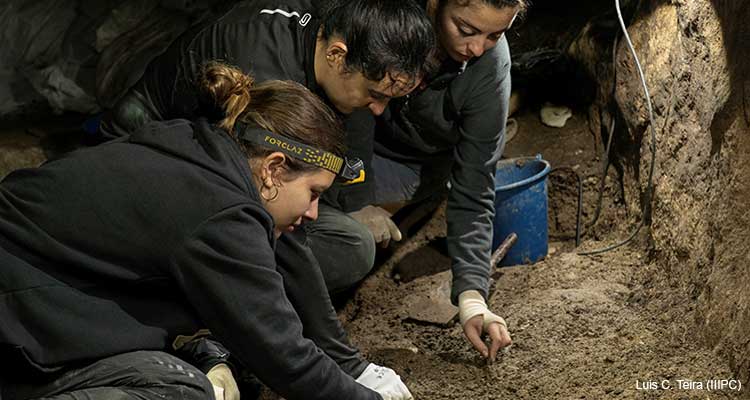 Campaña de excavación en la Cueva de Tito Bustillo