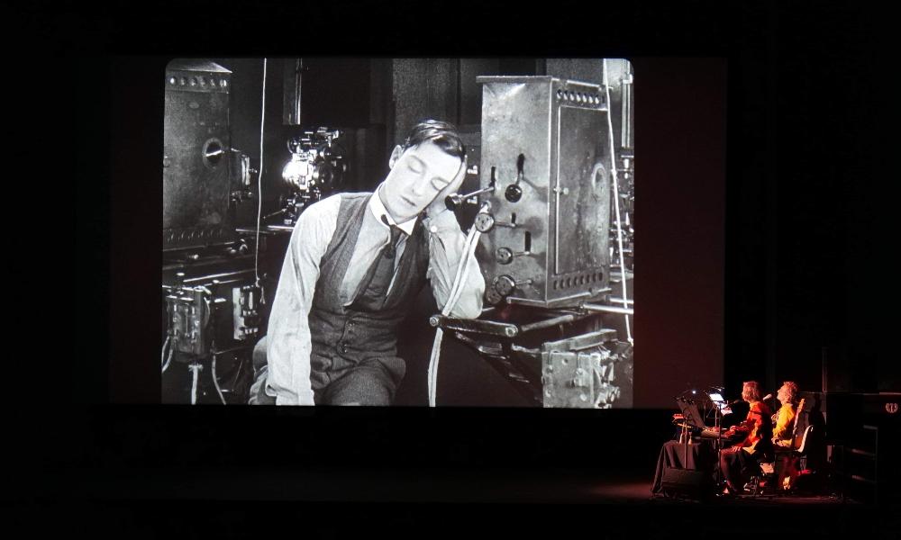 Ir a Imagen El dúo marsellés Catherine Vincent pone música al cine de Buster Keaton en el ciclo BS(O) en vivo de Laboral Cinemateca