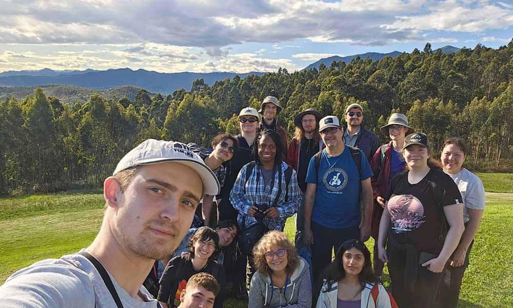 Ir a Imagen El MUJA acoge el curso de Geología de la Universidad de Saskatchewan