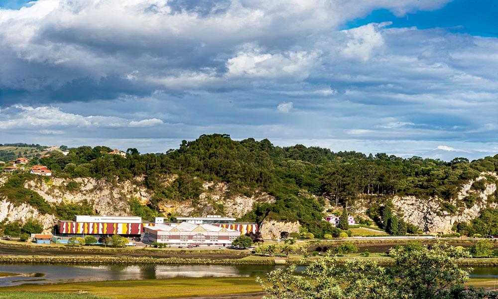 Ir a Imagen El Centro Tito Bustillo inaugura la exposición El poblamiento prehistórico en el valle del Sella centrada en investigadores e investigadoras que contribuyeron a su conocimiento