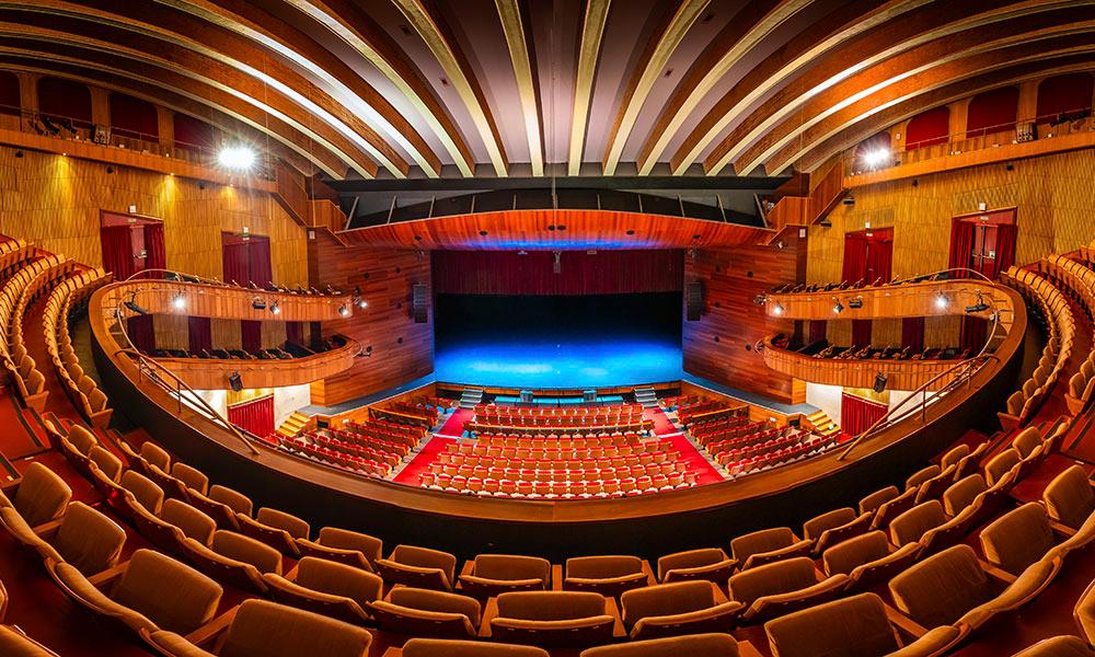 Gehe zu Bild El concierto de Pablo López y la gala de magia Piccola Laboral abren la programación de primavera en el Teatro de la Laboral