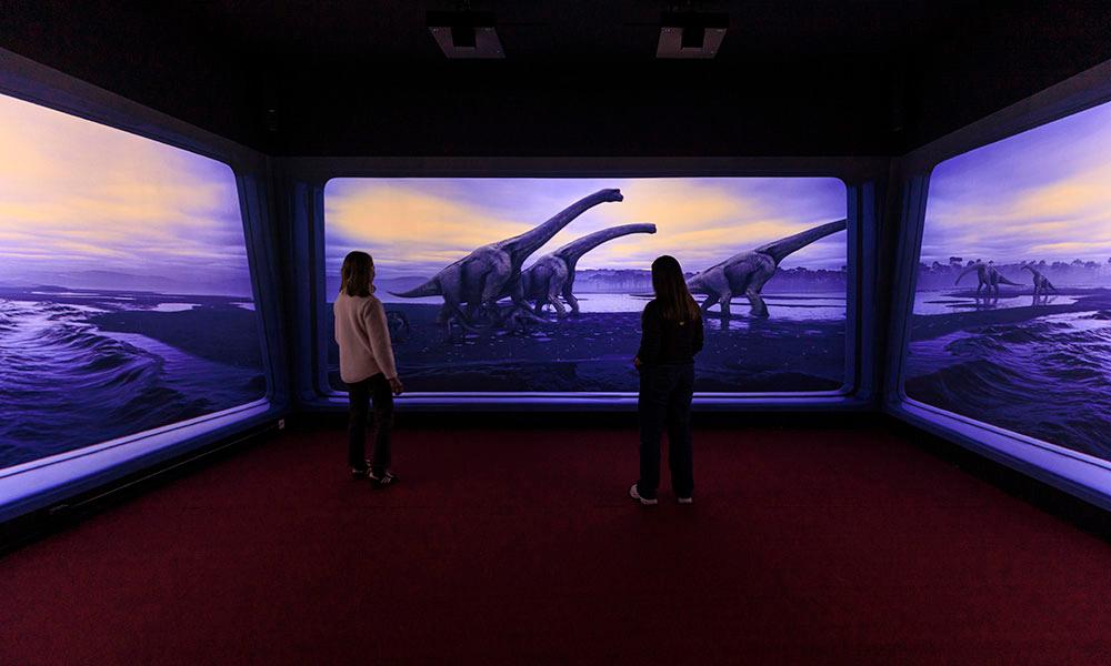 Ir a Imagen Radiografías jurásicas y Misión Dinotiempo, la nueva experiencia inmersiva, esta Semana Santa en el MUJA