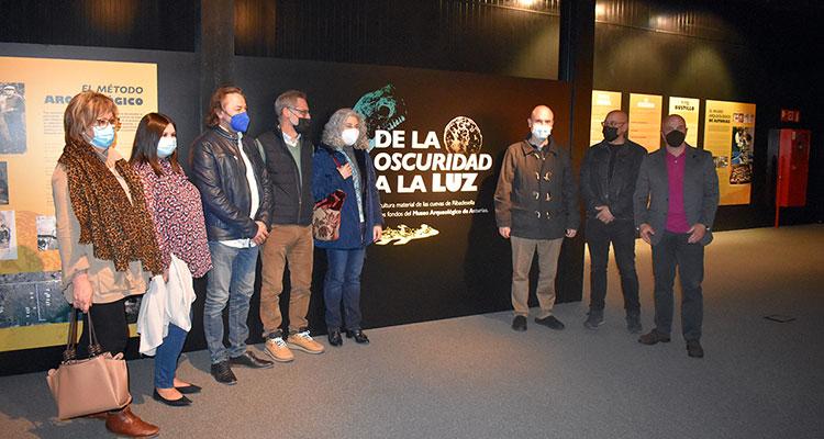Ir a Imagen El Centro exhibe material arqueológico de las cuevas del Oriente asturiano en la exposición De la oscuridad a la luz
